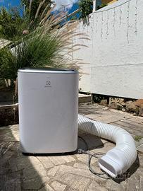 Electrolux Condizionatore portatile EXP26U338CW