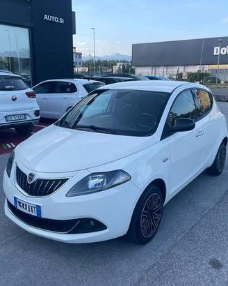 Lancia Ypsilon 1.0 firefly hybrid Gold s&s 70...