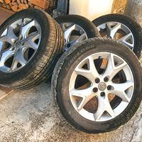 Gomme invernali 225 55 R17 con cerchi (citroen C5)