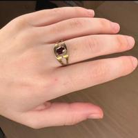 Anello con pietra vintage