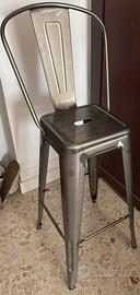 Sgabelli in acciaio spazzolato stile industriale