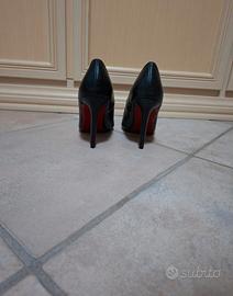 decolte nero fondo rosso n 37