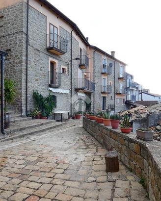 3 LOCALI A COLOBRARO