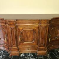 Credenza (madia) classica in noce