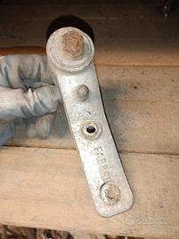 staffa porta ruota scorta accessorio vespa 50