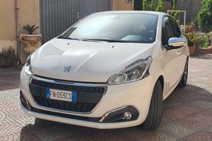 Peugeot 208 PureTech 82 5p. Allure - Full optional
