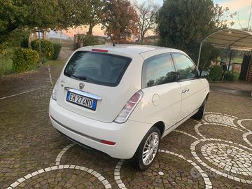 Lancia Ypsilon 1.2 69cv benzina