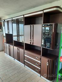 mobile  con vetrinette