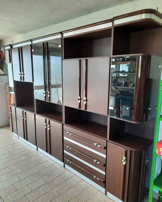 mobile  con vetrinette