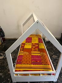 Letto montessori per bambini a forma di casetta