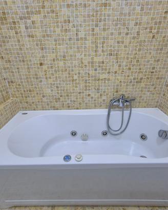 Vasca Idromassaggio NUOVA Jacuzzi