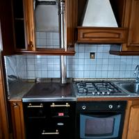 Cucina in legno ad angolo