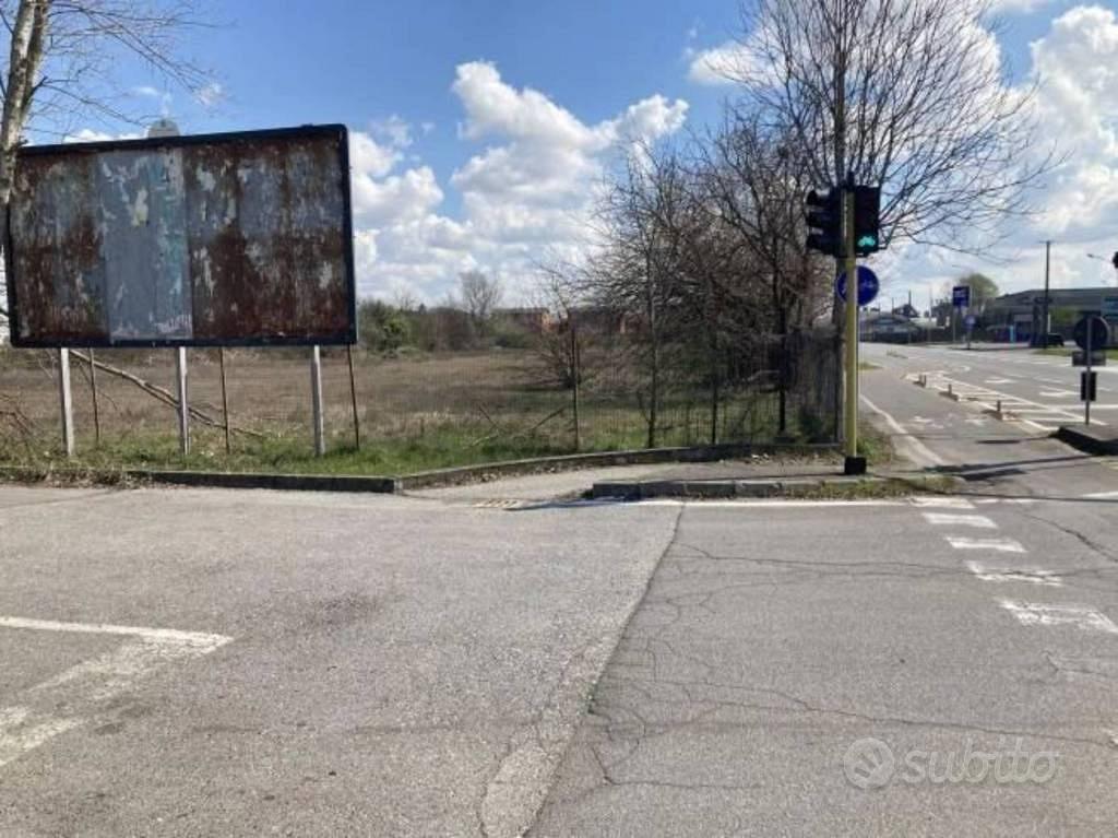 Immobile in asta di 82255 m² a Cremona - Altro