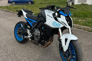 SUZUKI GSX 8S