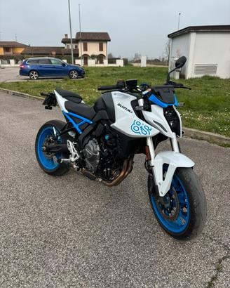 SUZUKI GSX 8S