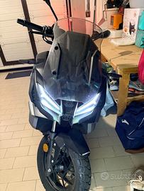 Voge sr 125 x adv