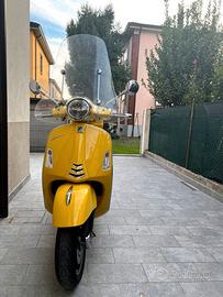 Vespa 300 GTS hpe