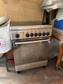 Cucina a gas Bompiani con forno elettrico