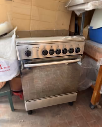 Cucina a gas Bompiani con forno elettrico