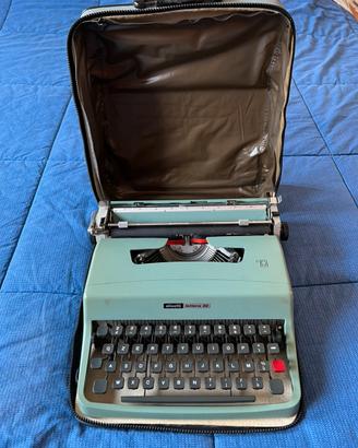 Macchina da scrivere Olivetti 32
