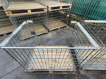 Gabbia metallica industriale su pallet