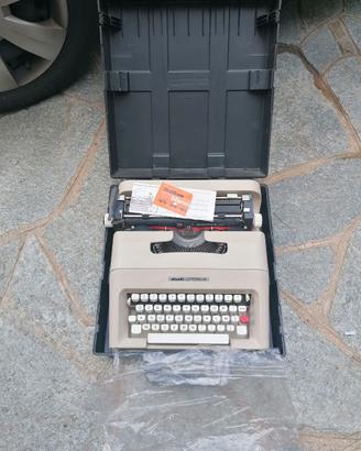 Macchina da scrivere Olivetti 35