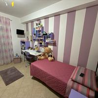 Stanzetta di qualità con armadio in vero legno