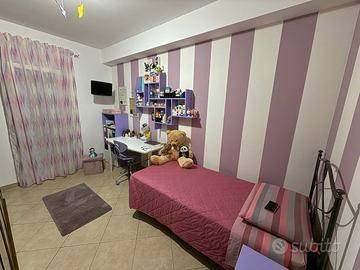 Stanzetta di qualità con armadio in vero legno