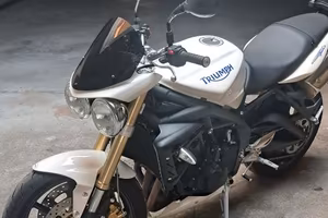 Moto Street Triple  2008