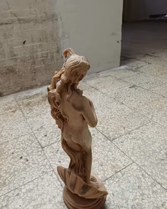 STATUA