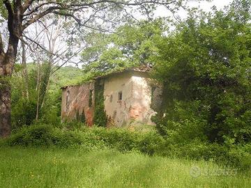 Rustico / Casale di 430 m² con più di 5 locali a M