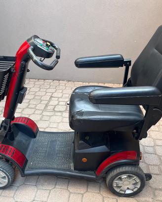 Motorino elettrico per anziani o per disabili