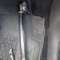 Blocco sterzo antifurto auto