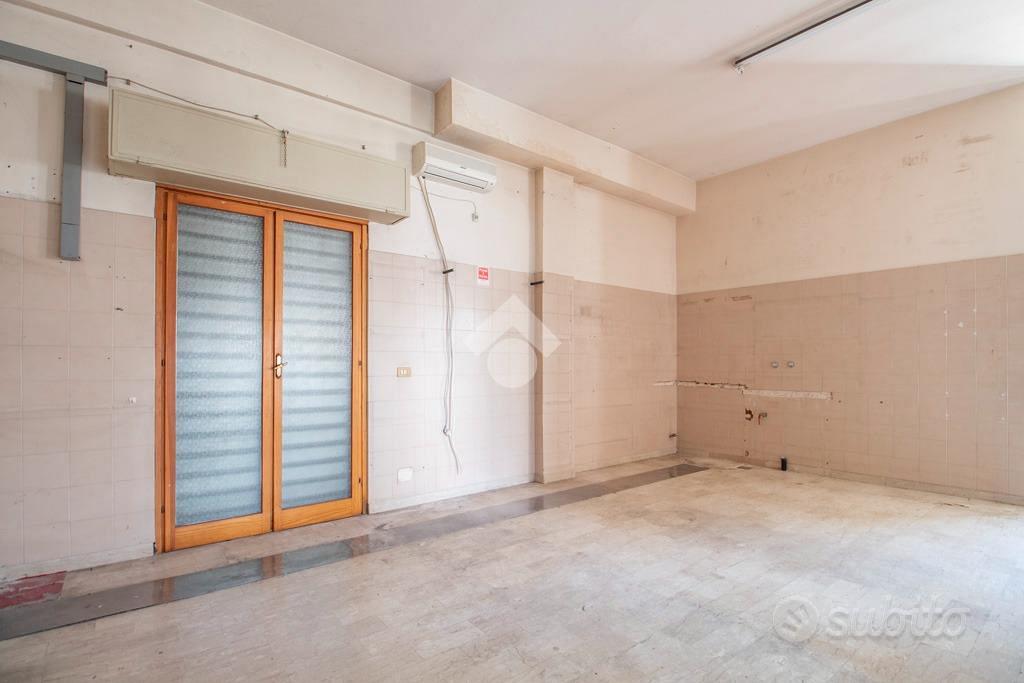 NEGOZIO A RIETI - Vista 4