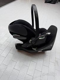 Seggiolino ovetto auto Cybex con Base T