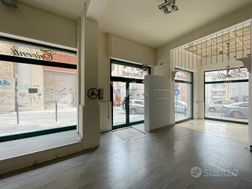 Ampio locale in zona centrale