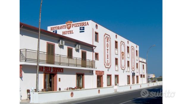 Hotel+ristorante+bar+spiaggia privata