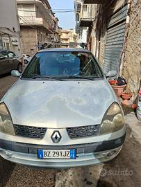 Clio seconda serie 2002