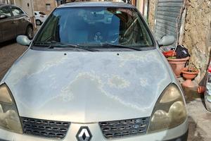 Clio seconda serie 2002