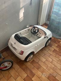 Macchina giocattolo elettrica