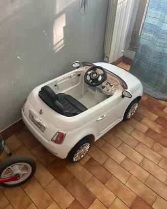 Macchina giocattolo elettrica