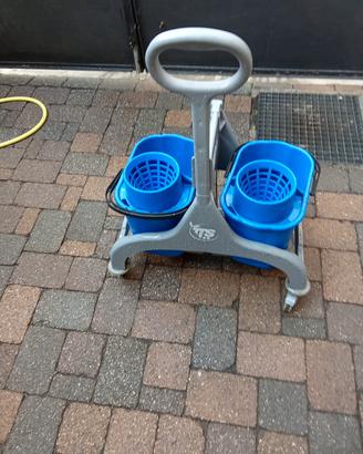 Carrello TTS e due secchi