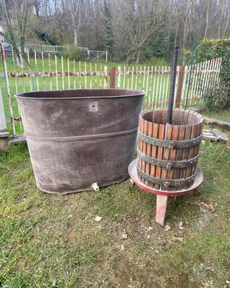 Torchio da vino e tino 650L