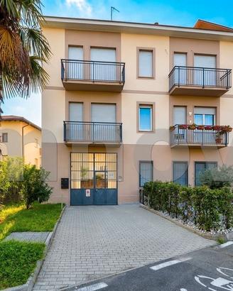 Appartamento con giardino libero subito