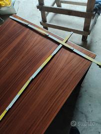 Scrivania in legno per studio professionale