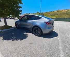 TESLA Model Y - 2024
