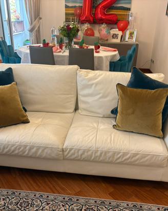 Divani 2 e 3 posti Natuzzi