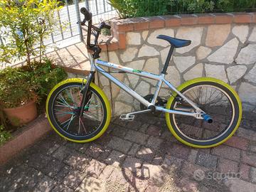 🚲 BMX B'TWIN WIPE 520 Decathlon – €95