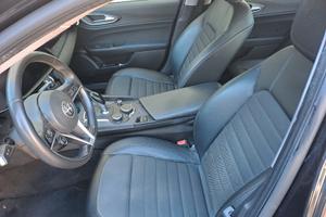 AUTO ALFA ROMEO GIULIA