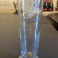 Bicchieri birra menabrea